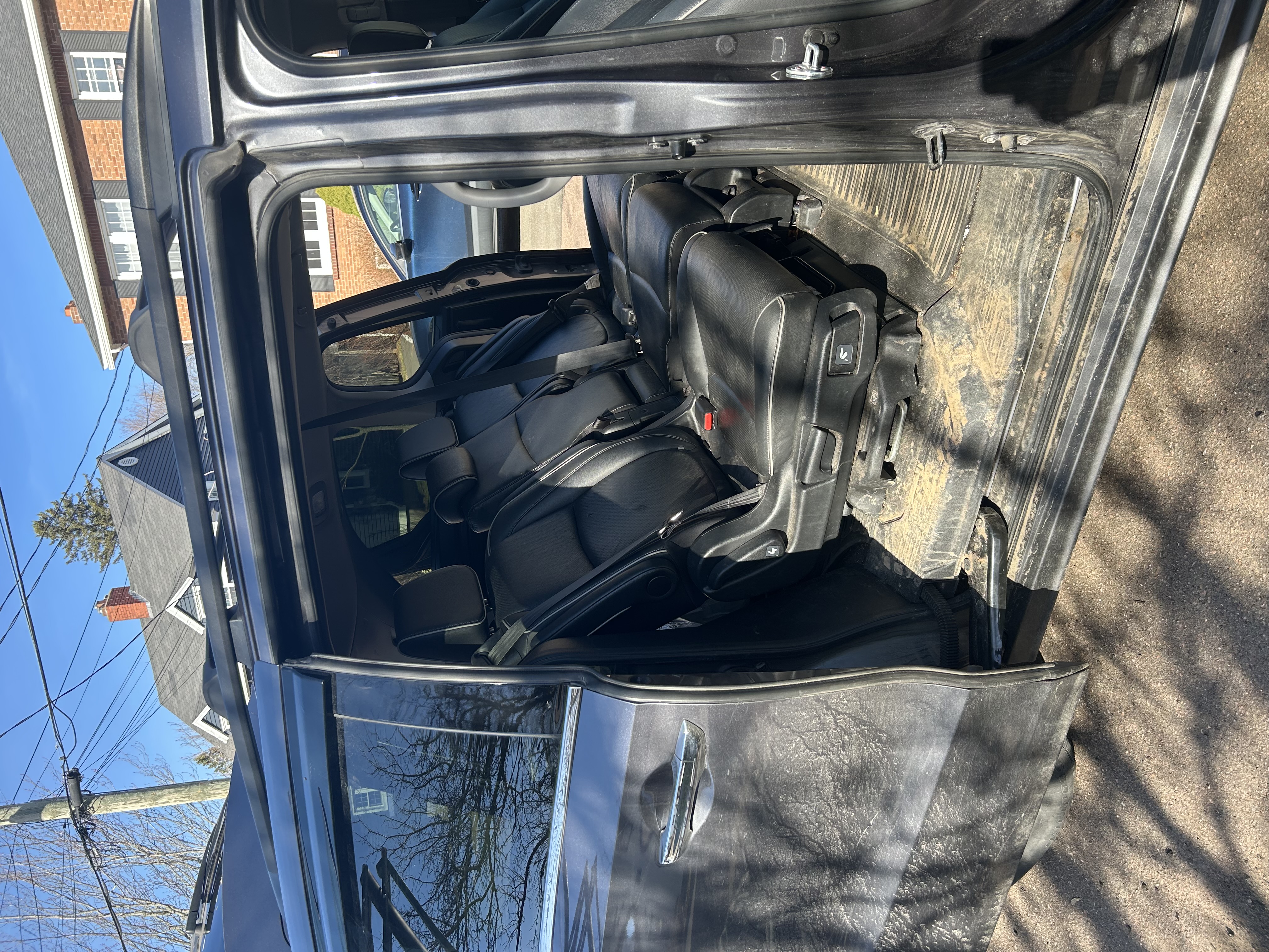 Honda Odyssey middle row before