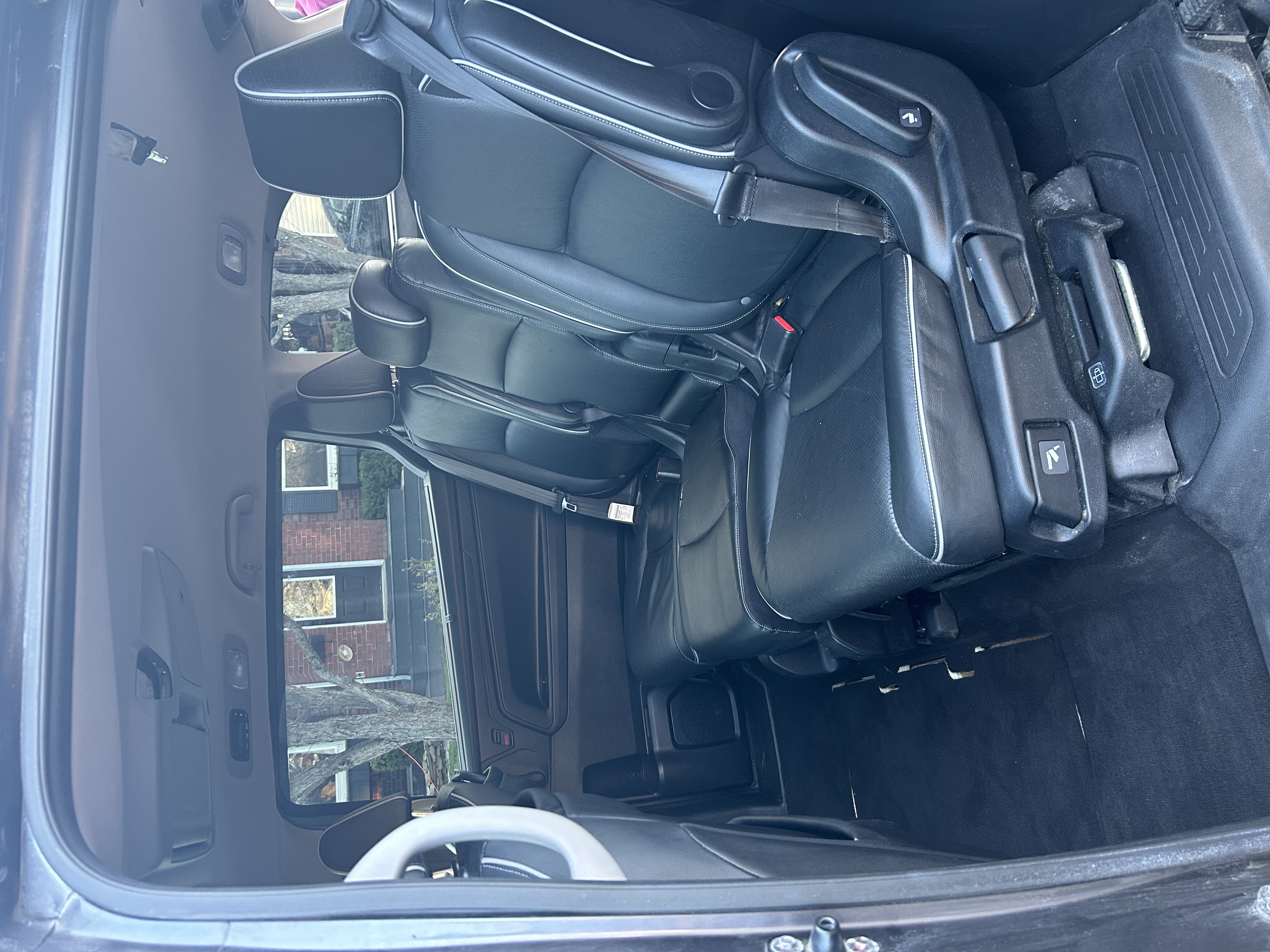 Honda Odyssey middle row after